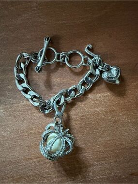 Vintage Juicy Couture Crown Pearl Charm Bracelet Silver Y2K Toggle